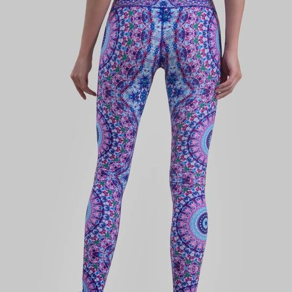 Wolven Chakra Leggings (NEW) - Picture 3 of 3